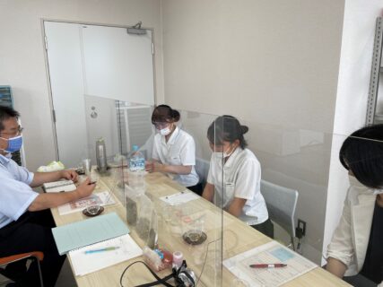 ようこそ！工場見学へ/社高校生活科学科の皆さん
